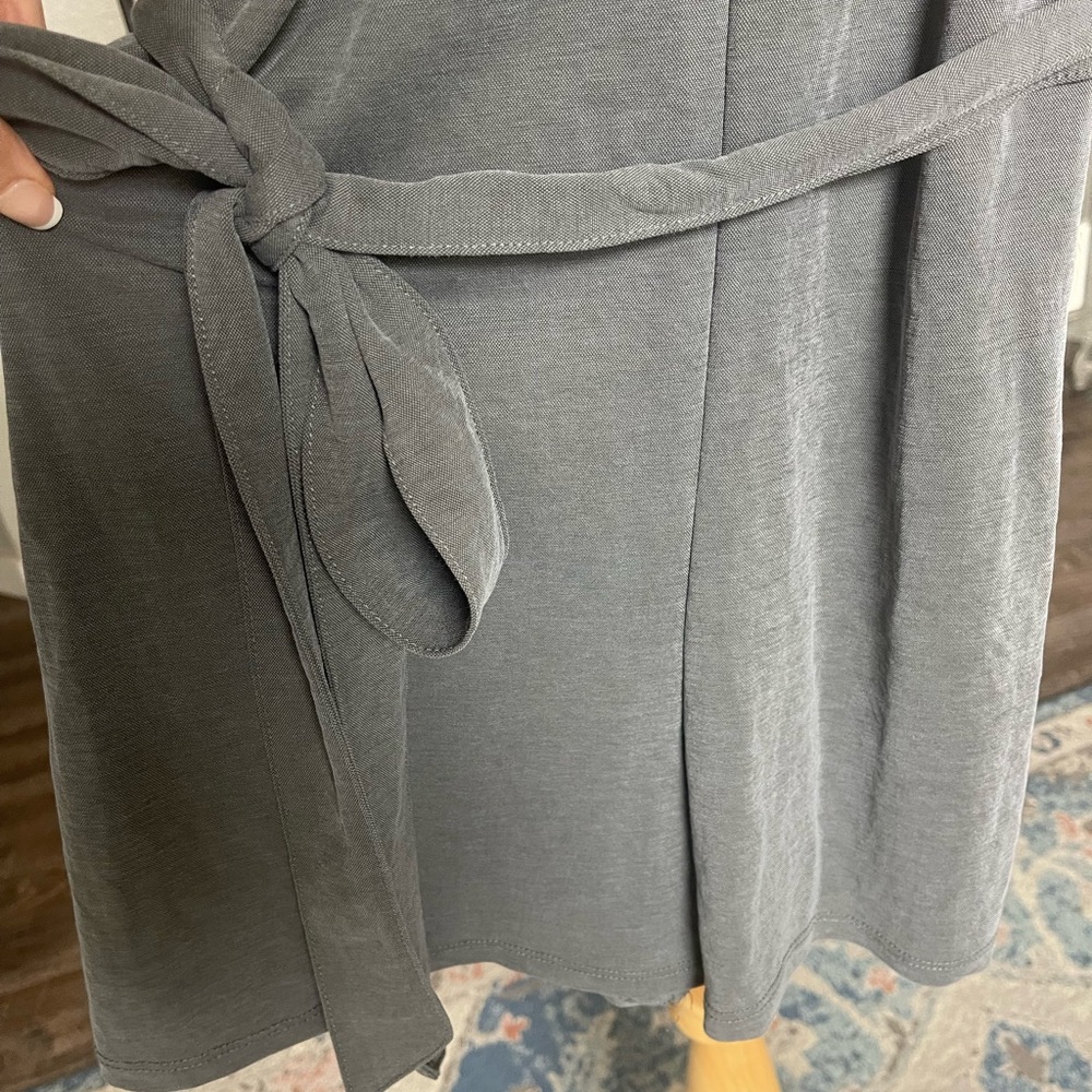 Zara flowy V neck romper with belt tie - Picture 6 of 7